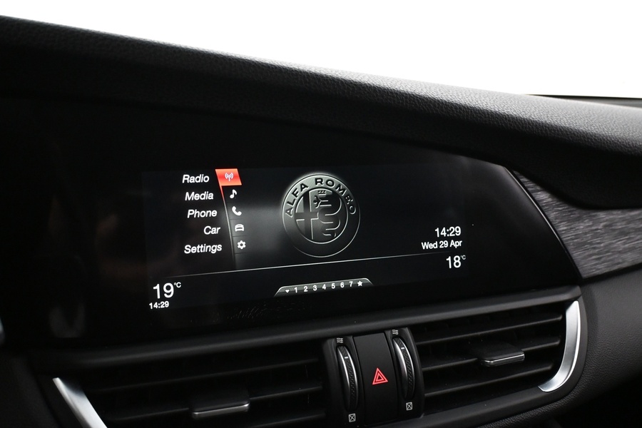 Alfa Romeo Giulia vaihtoauto