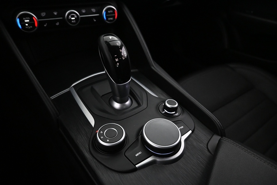 Alfa Romeo Giulia vaihtoauto