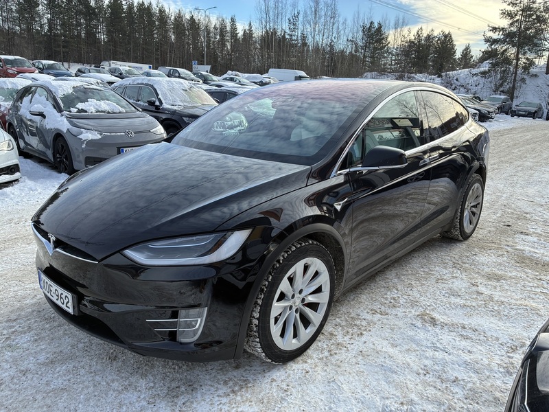Tesla Model X vaihtoauto