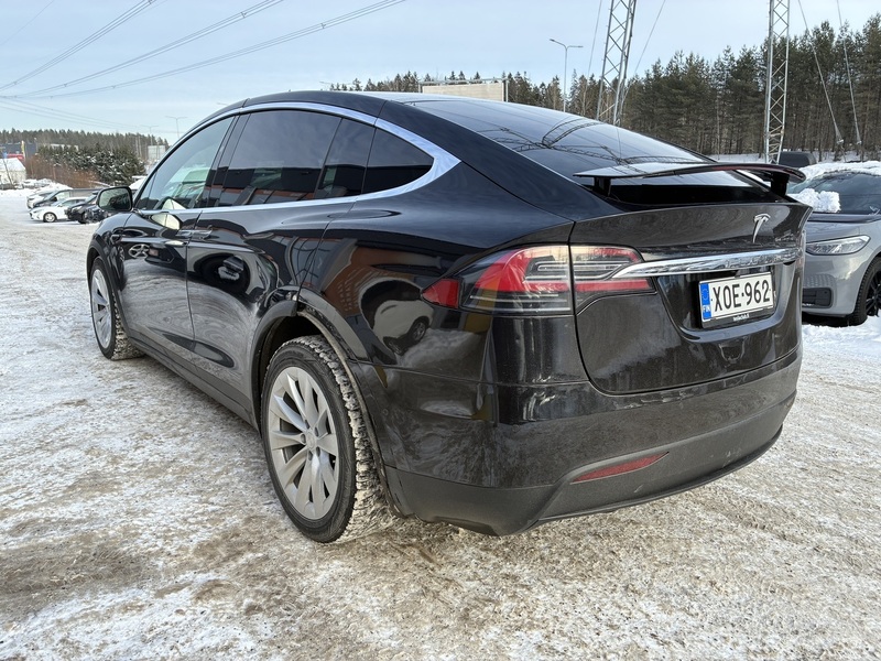 Tesla Model X vaihtoauto