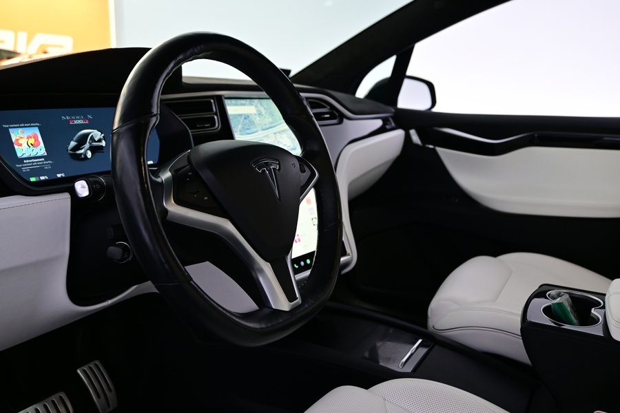 Tesla Model X vaihtoauto