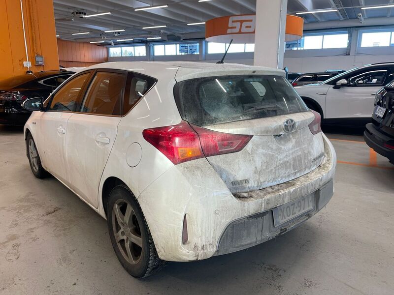 Toyota Auris vaihtoauto