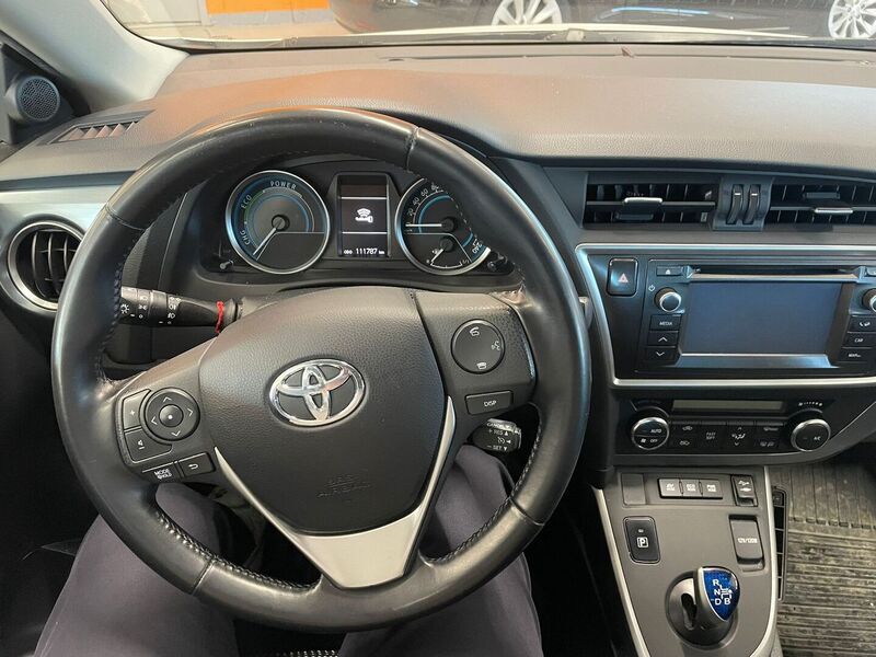 Toyota Auris vaihtoauto