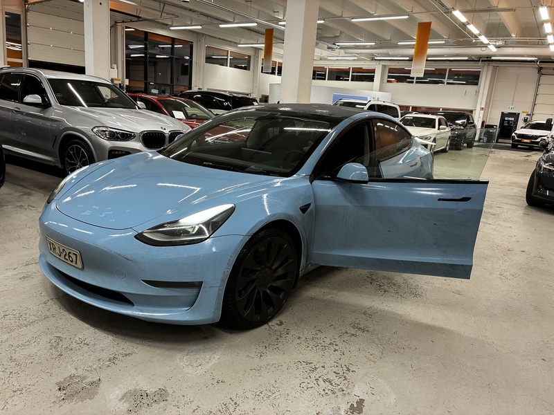 Tesla Model 3 vaihtoauto
