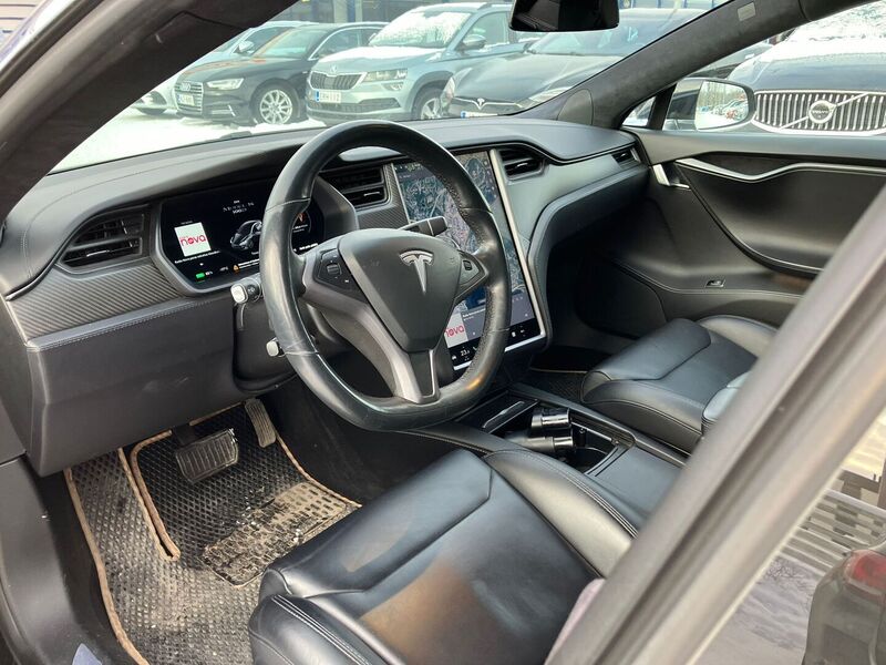 Tesla Model S vaihtoauto