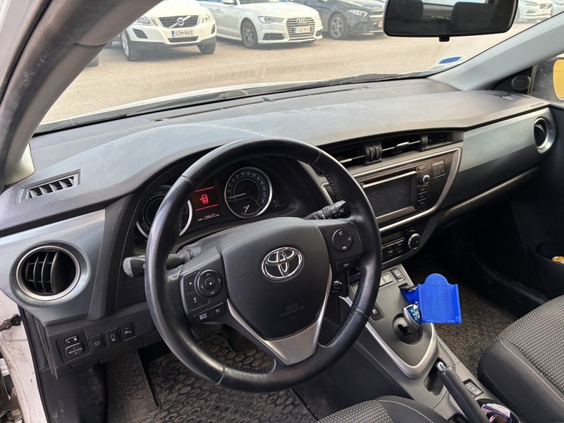 Toyota Auris vaihtoauto