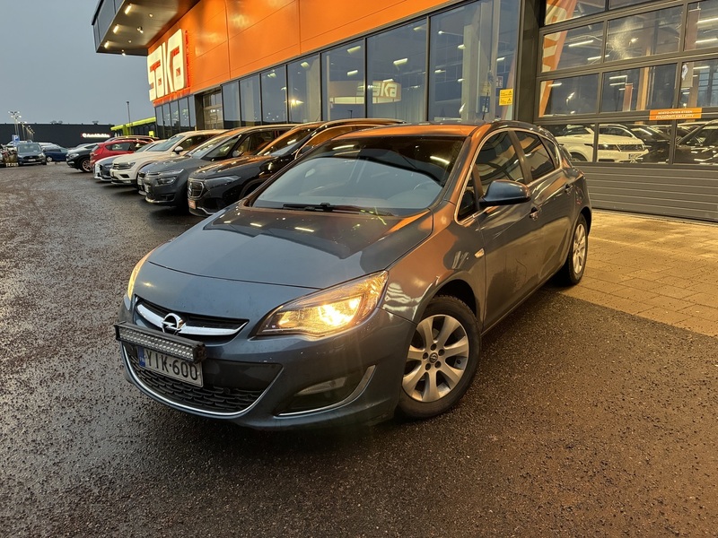 Opel Astra vaihtoauto