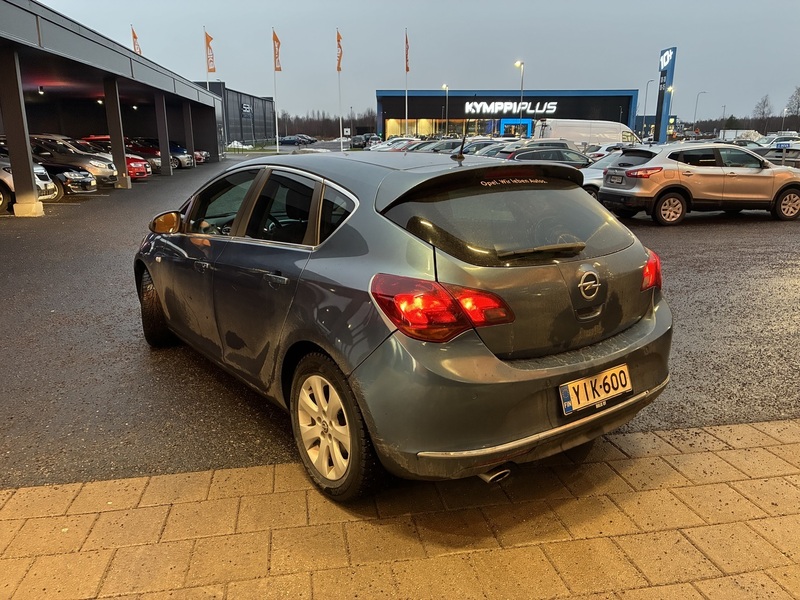 Opel Astra vaihtoauto