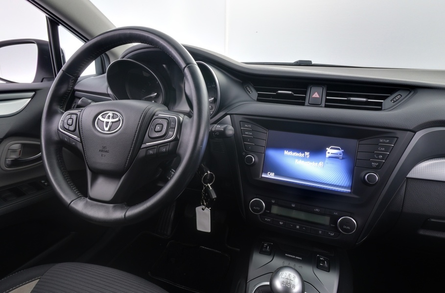 Toyota Avensis vaihtoauto