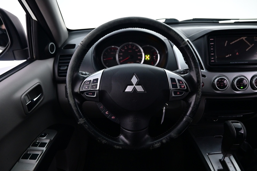 Mitsubishi L200 vaihtoauto