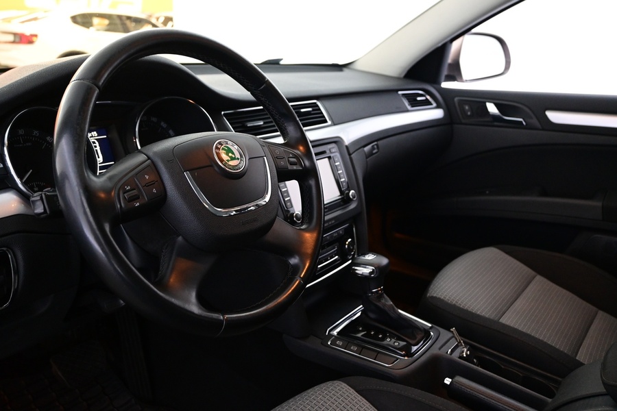 Skoda Superb vaihtoauto