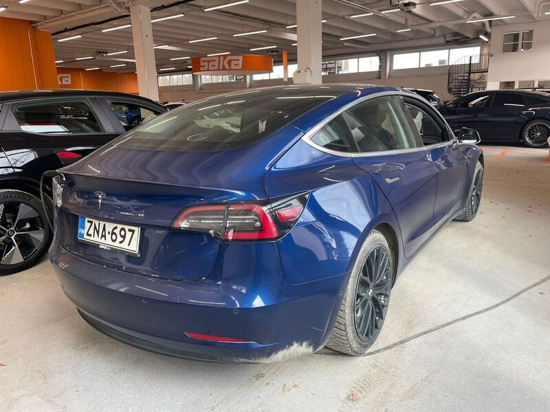 Tesla Model 3 vaihtoauto