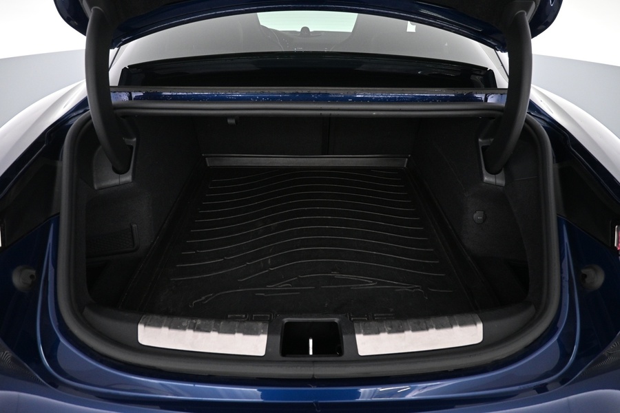 Porsche Taycan vaihtoauto