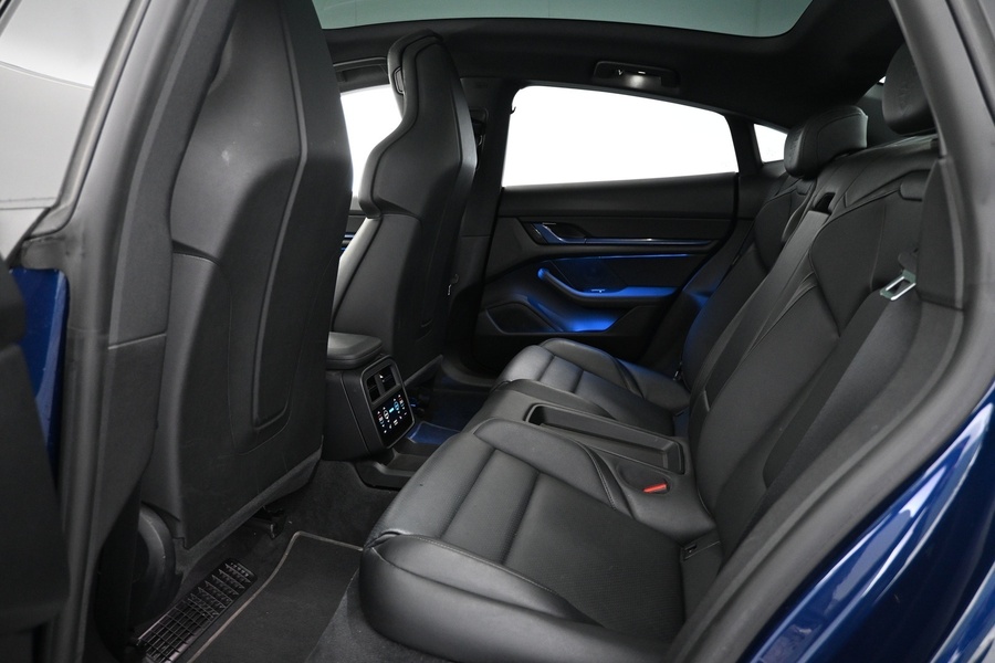 Porsche Taycan vaihtoauto