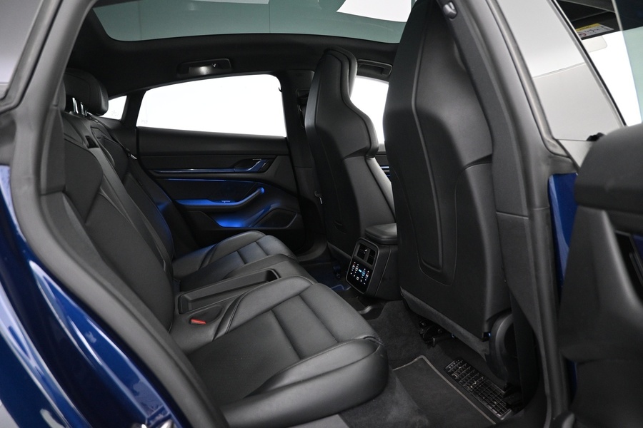 Porsche Taycan vaihtoauto