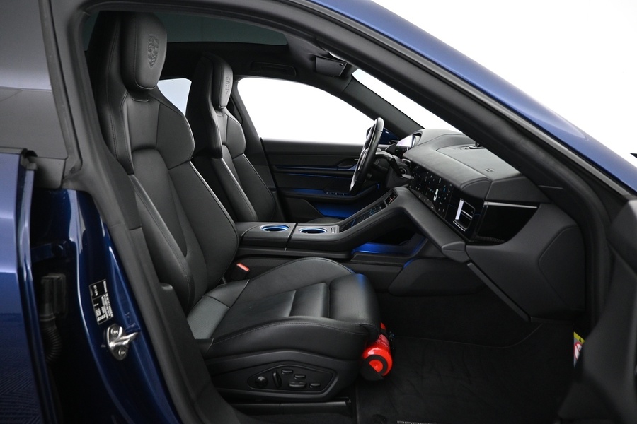 Porsche Taycan vaihtoauto