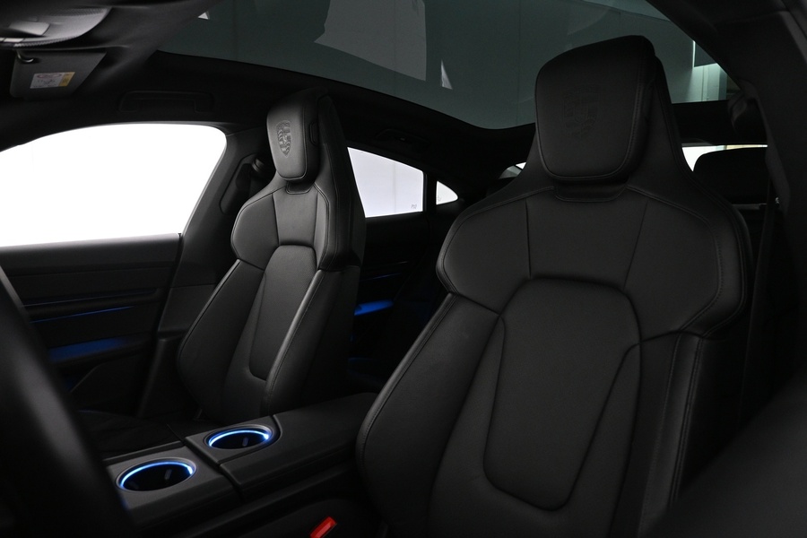 Porsche Taycan vaihtoauto