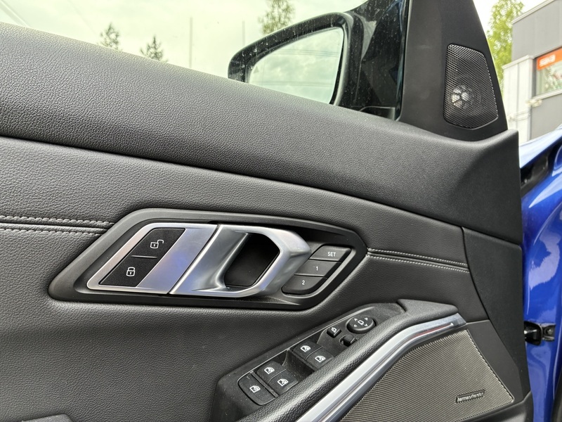 BMW 330 vaihtoauto