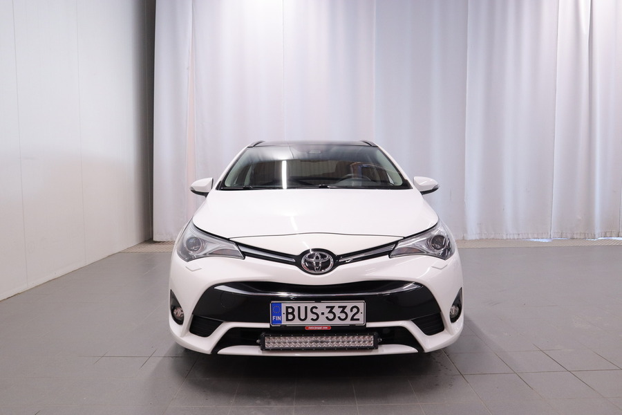 Toyota Avensis vaihtoauto