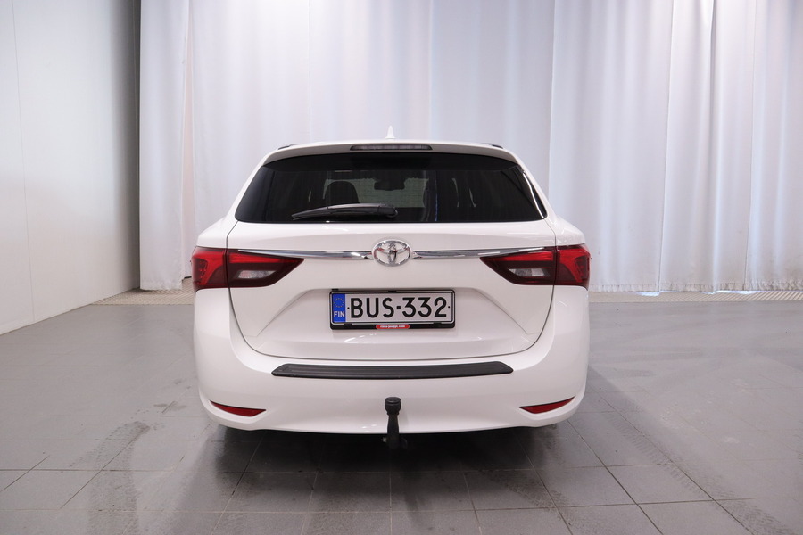 Toyota Avensis vaihtoauto