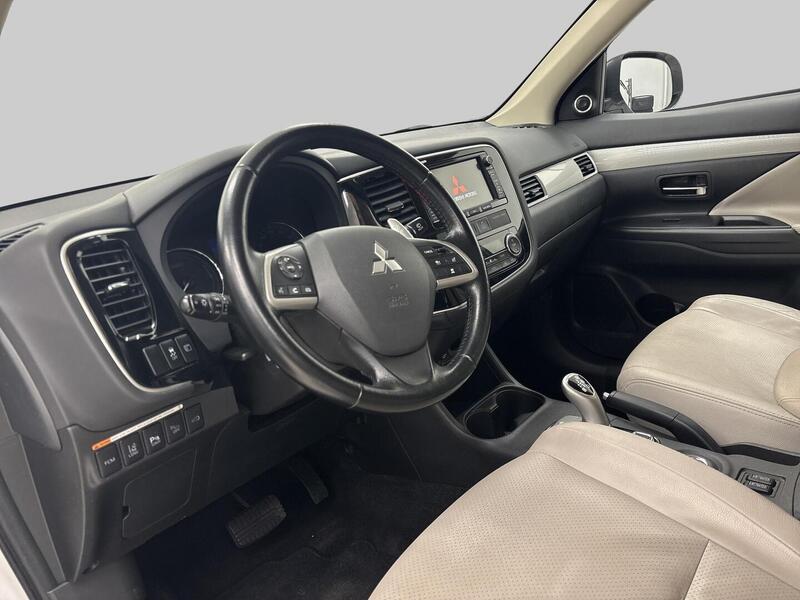 Mitsubishi Outlander PHEV vaihtoauto