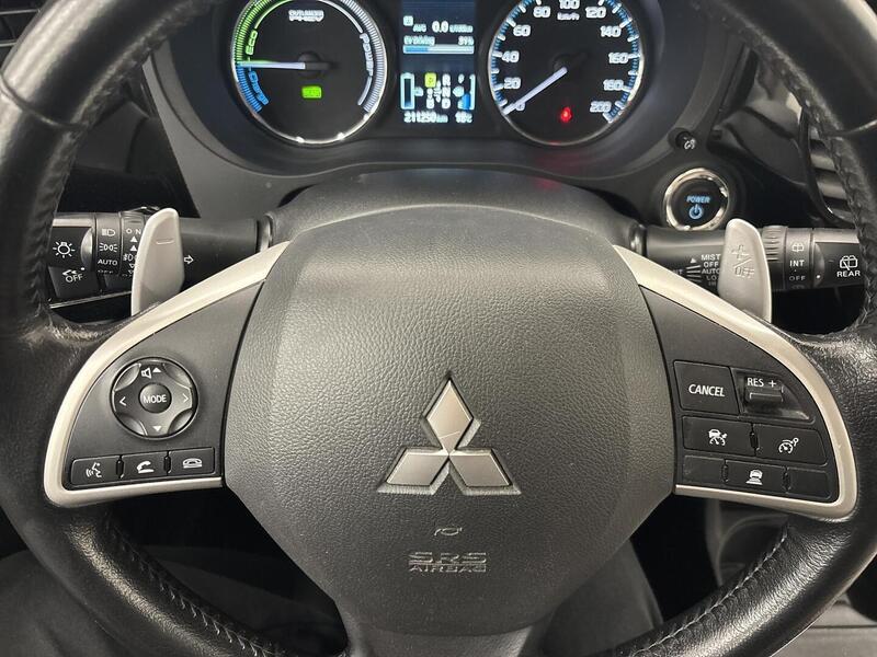 Mitsubishi Outlander PHEV vaihtoauto