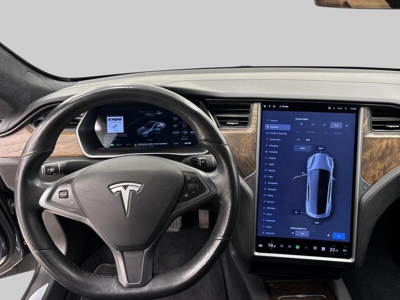 Tesla Model S vaihtoauto