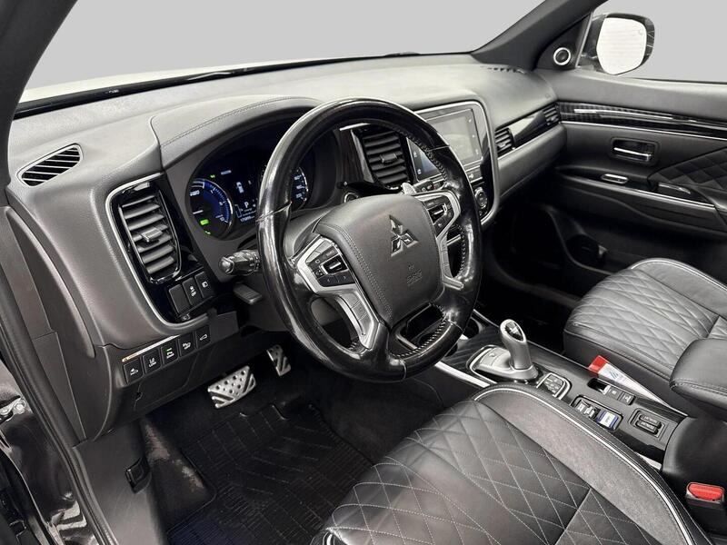 Mitsubishi Outlander PHEV vaihtoauto