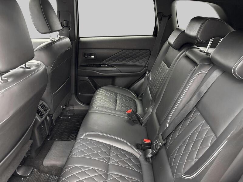 Mitsubishi Outlander PHEV vaihtoauto