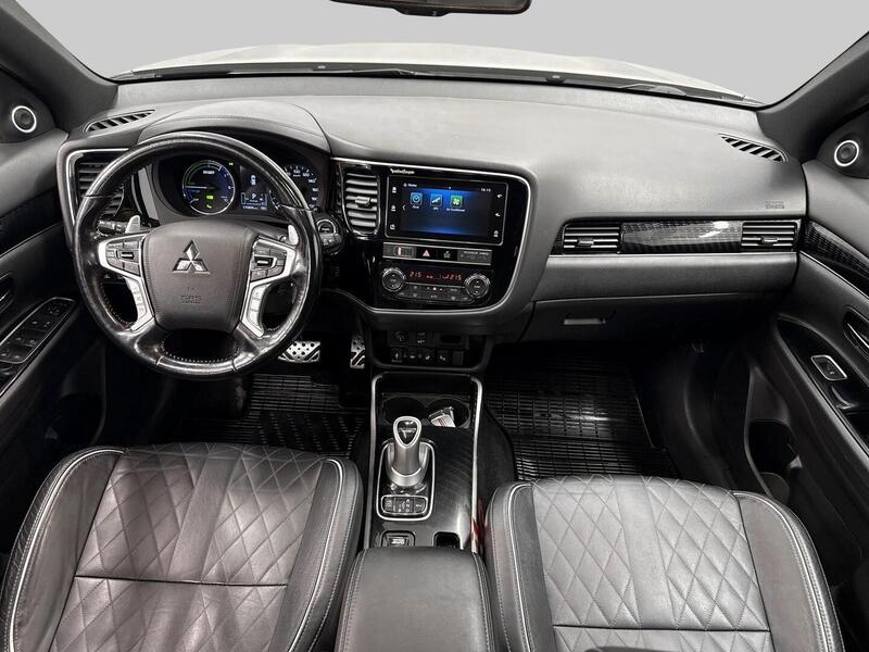 Mitsubishi Outlander PHEV vaihtoauto