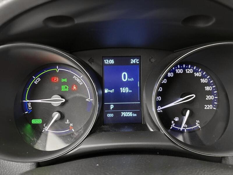 Toyota C-HR vaihtoauto
