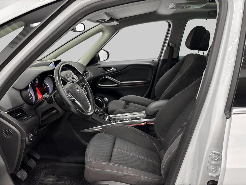 Opel Zafira Tourer vaihtoauto