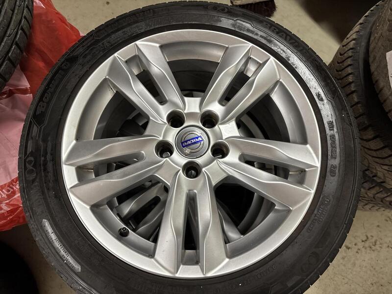 Volvo V70 vaihtoauto