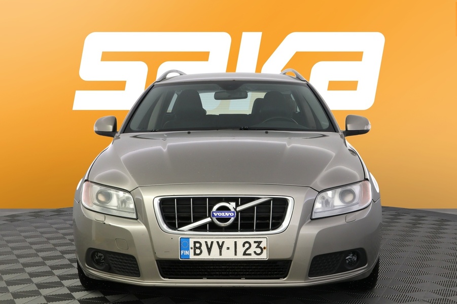 Volvo V70 vaihtoauto