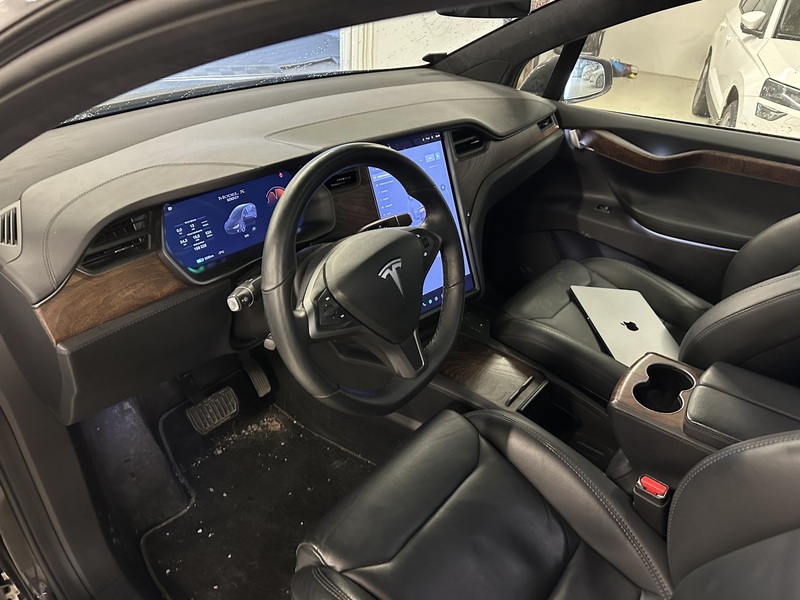 Tesla Model X vaihtoauto