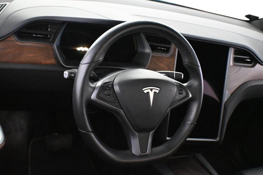 Tesla Model X vaihtoauto