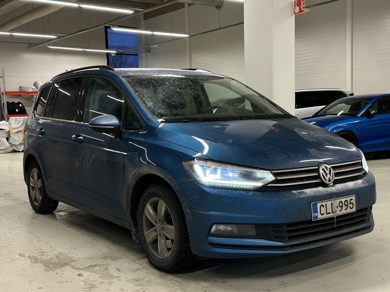Volkswagen Touran vaihtoauto