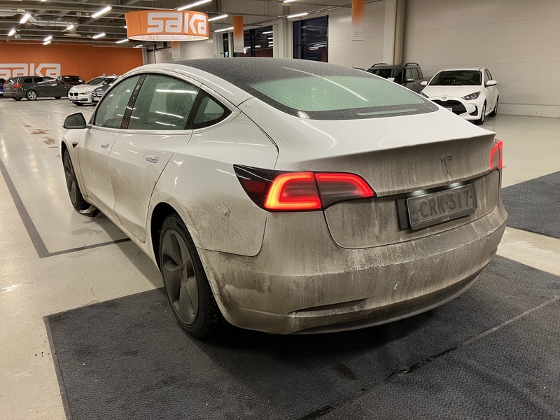 Tesla Model 3 vaihtoauto