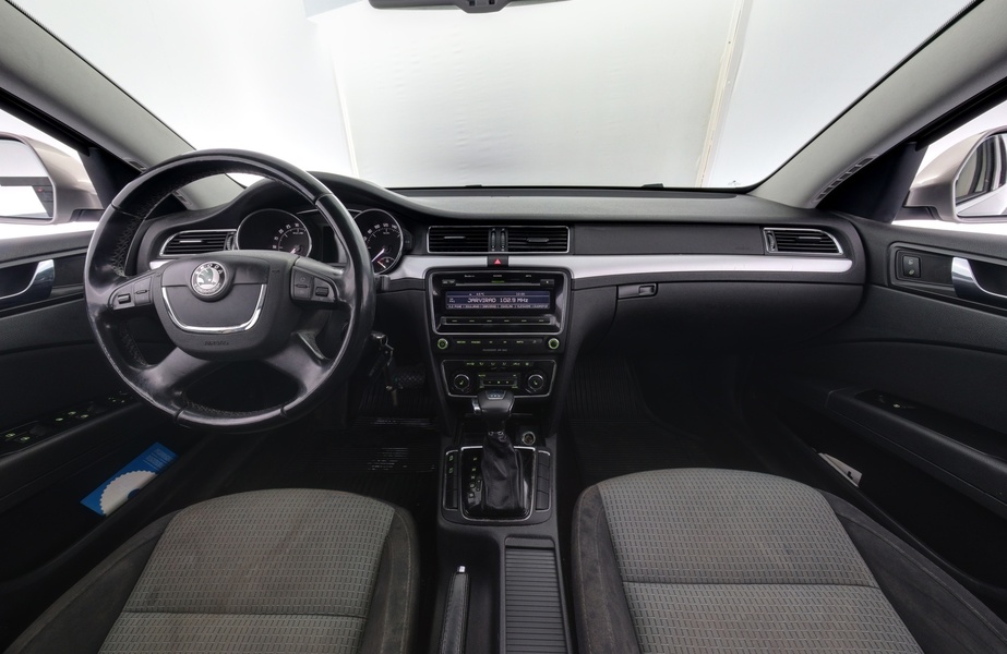 Skoda Superb vaihtoauto