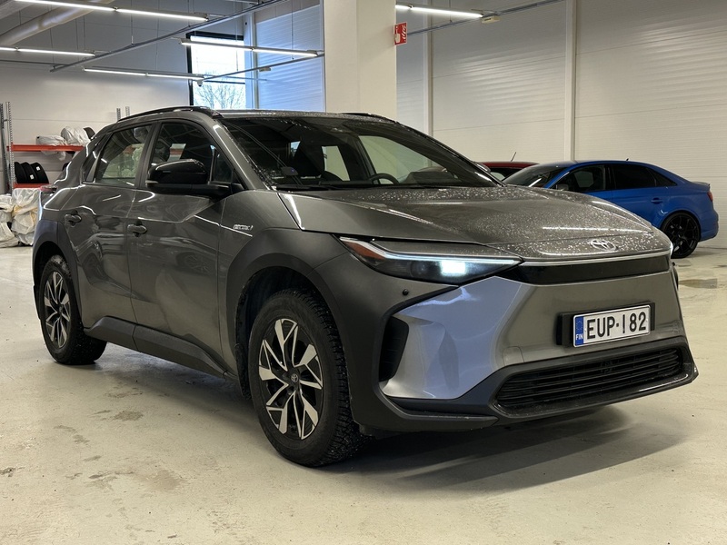 Toyota bZ4X vaihtoauto