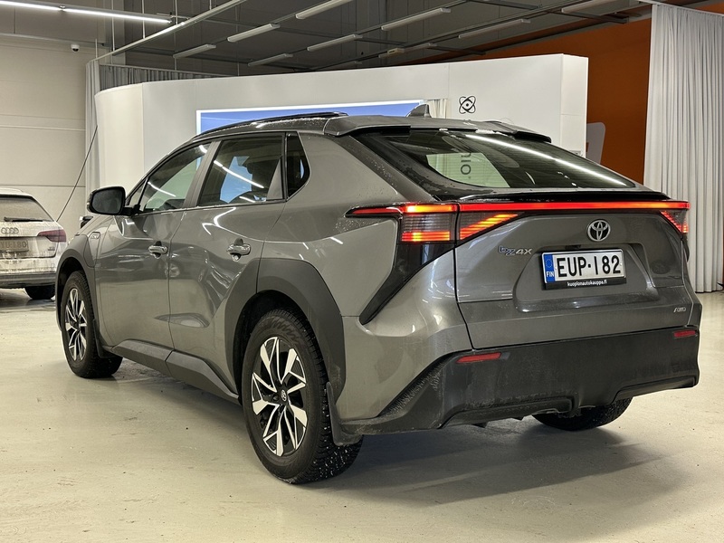 Toyota bZ4X vaihtoauto