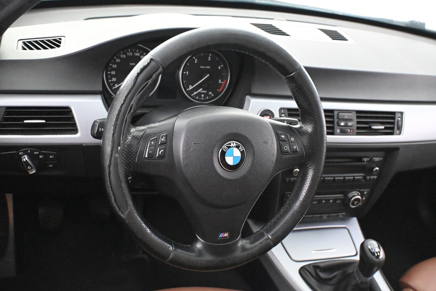 BMW 330 vaihtoauto