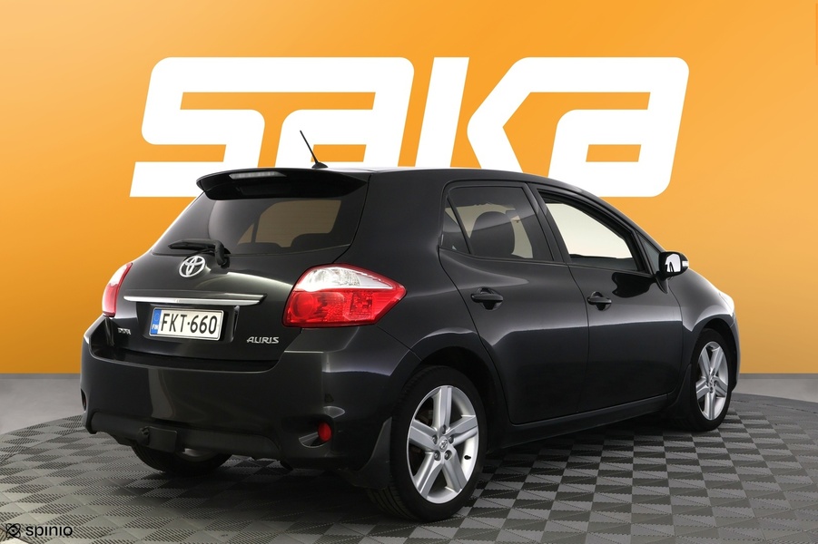 Toyota Auris vaihtoauto