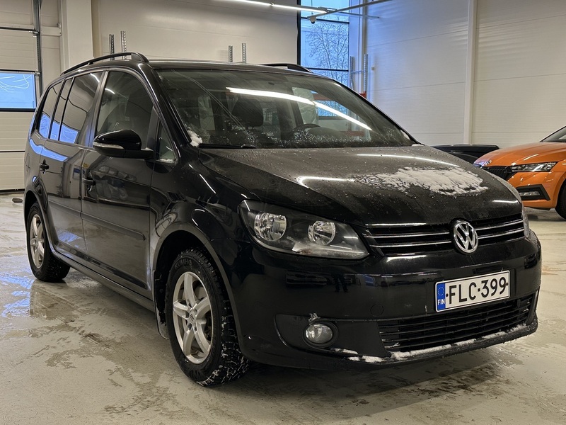 Volkswagen Touran vaihtoauto