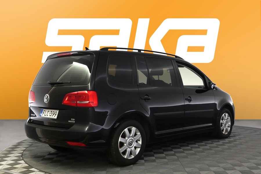 Volkswagen Touran vaihtoauto