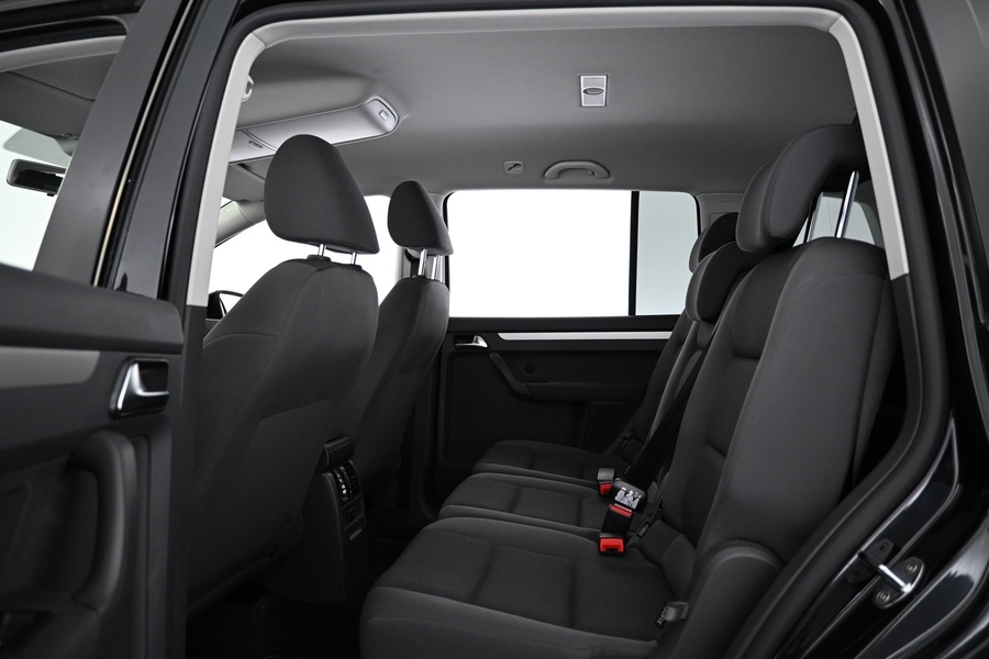 Volkswagen Touran vaihtoauto