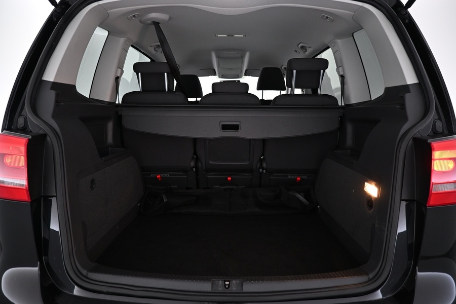 Volkswagen Touran vaihtoauto