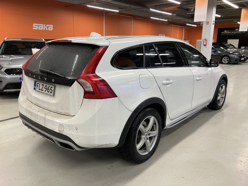 Volvo V60 Cross Country vaihtoauto