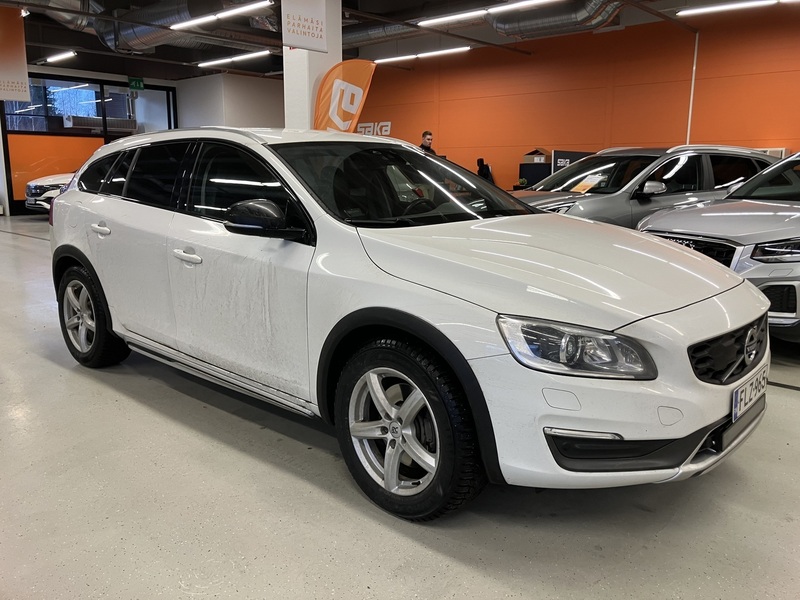 Volvo V60 Cross Country vaihtoauto