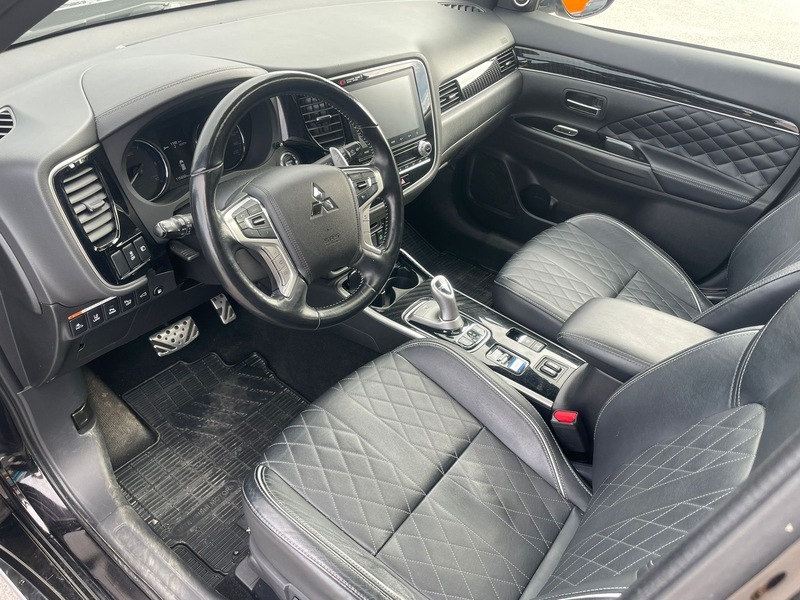 Mitsubishi Outlander PHEV vaihtoauto